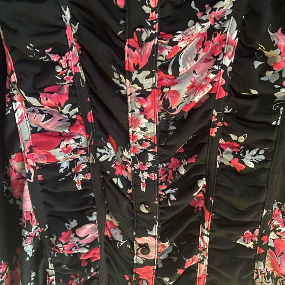 Denver Hayes Floral blouse - Picture 5 of 6